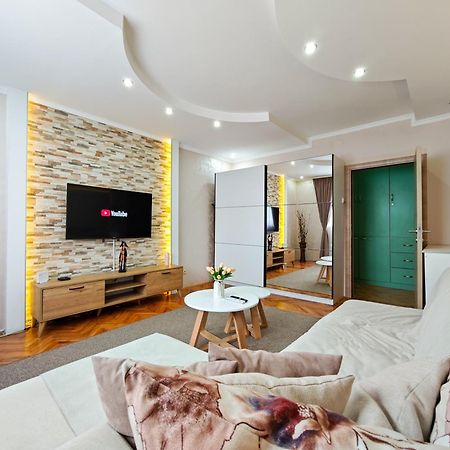 Apartman Julija Долни Милановац Екстериор снимка