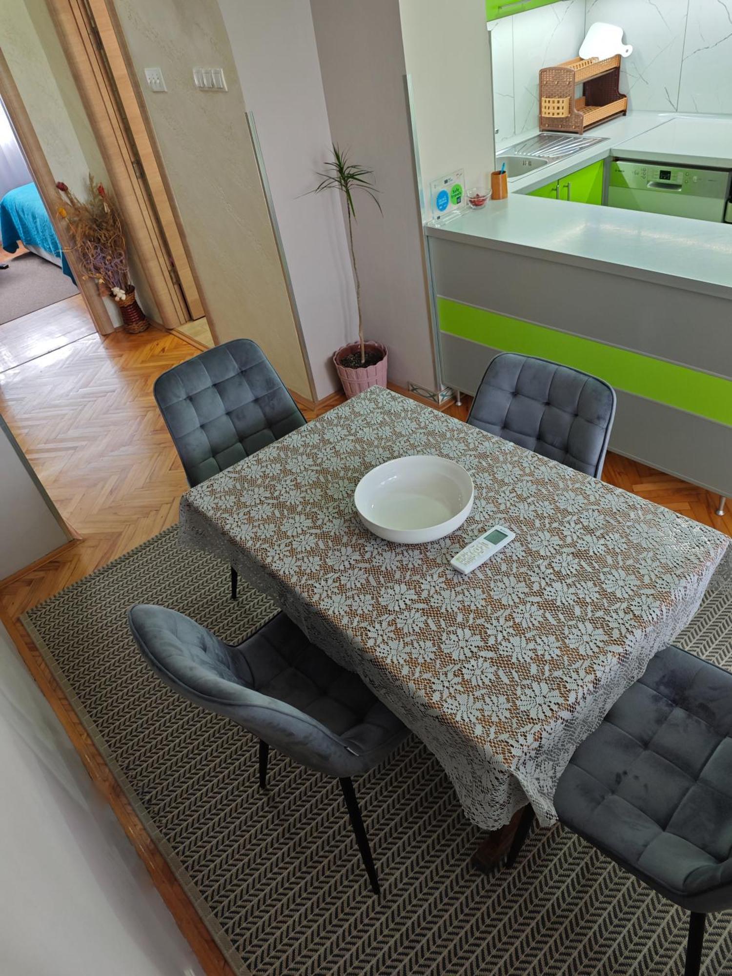 Apartman Julija Долни Милановац Екстериор снимка