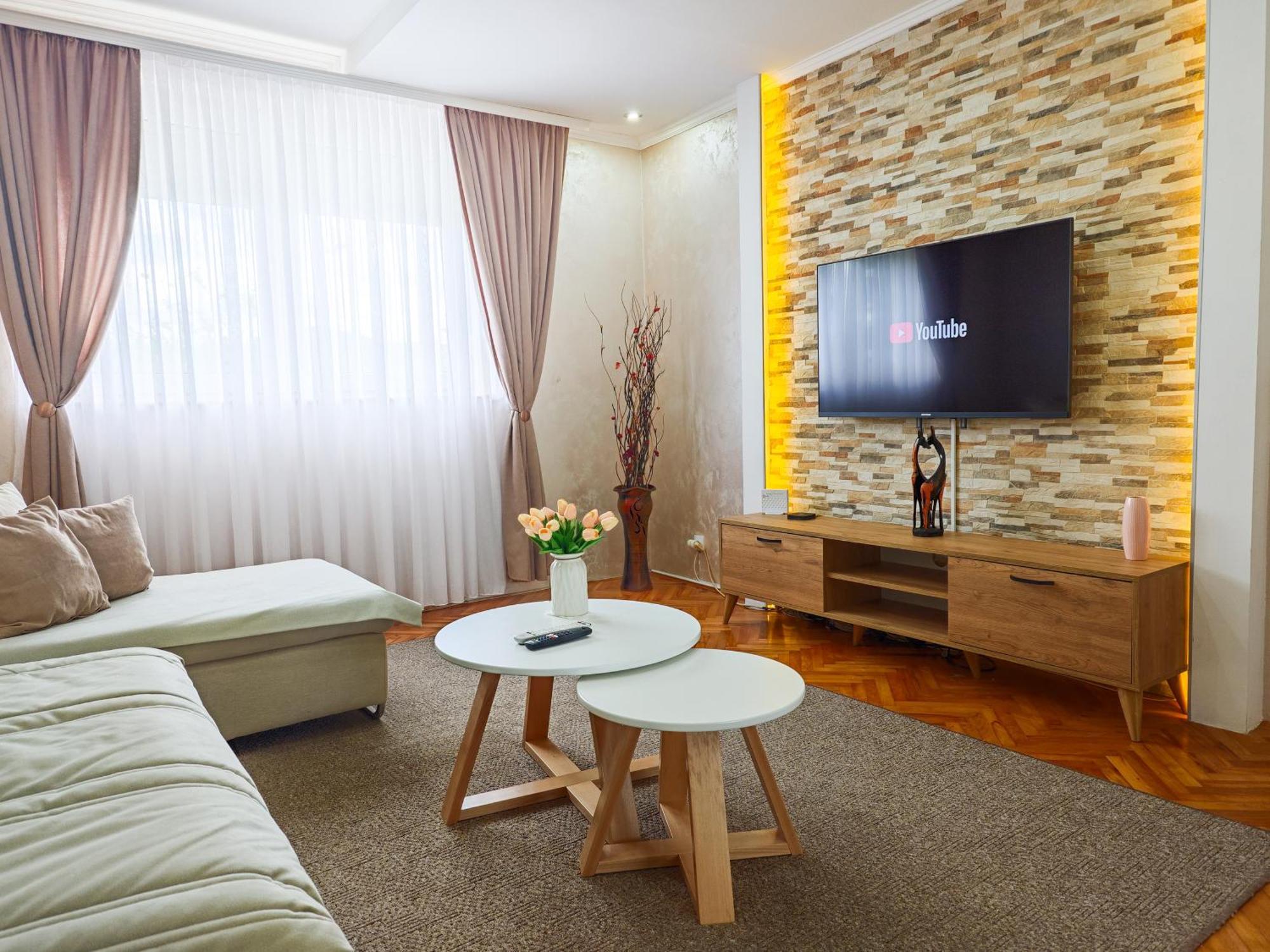 Apartman Julija Долни Милановац Екстериор снимка